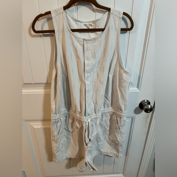 Athleta Farallon Printed Romper Spliced Magic Veil Gray - Picture 2 of 7